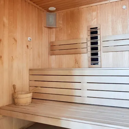 Sunny By Alz * Năvodari