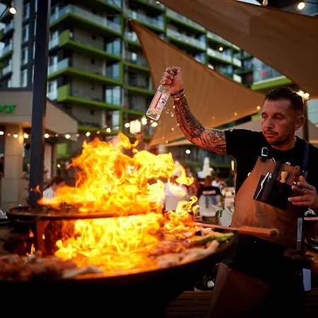 Sunny By Alz Năvodari