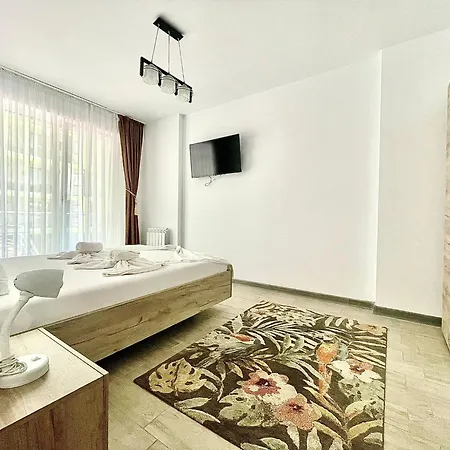 Sunny By Alz Apartmán