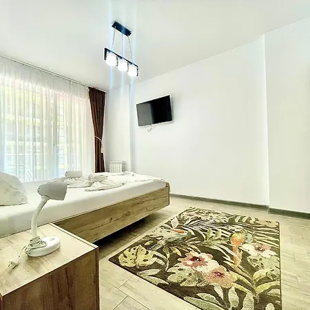 Sunny By Alz Apartmán *