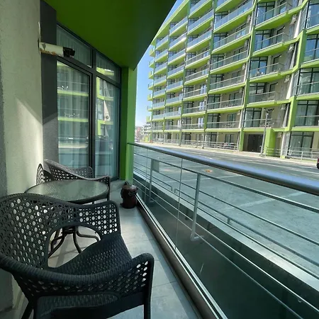Sunny By Alz Apartment